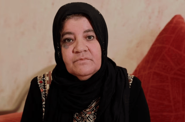 震惊！巴勒斯坦妇女遭以色列定居者殴打